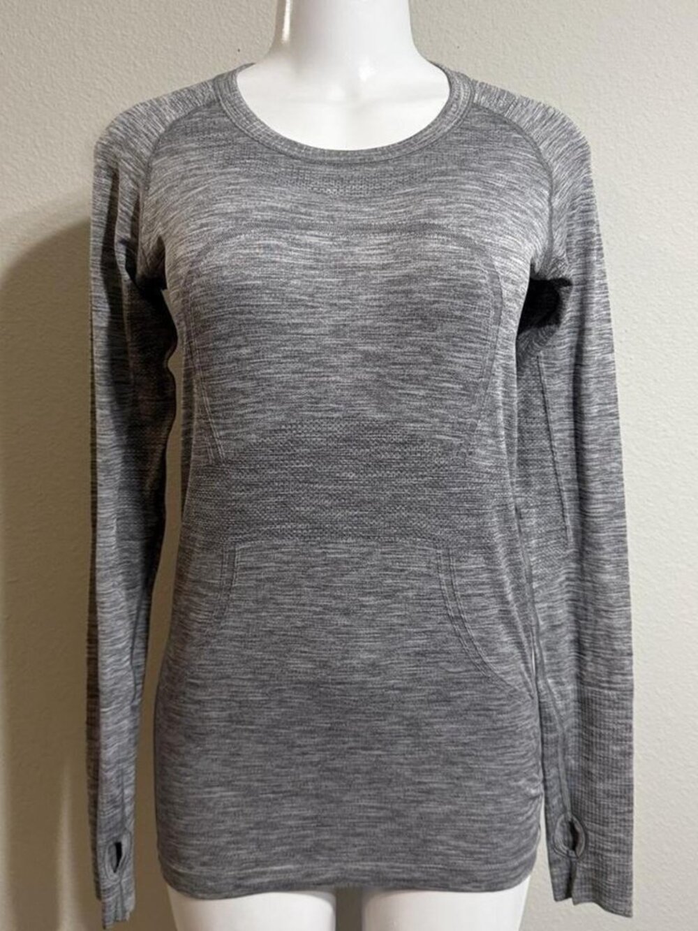 Lululemon long sleeve gray shirt